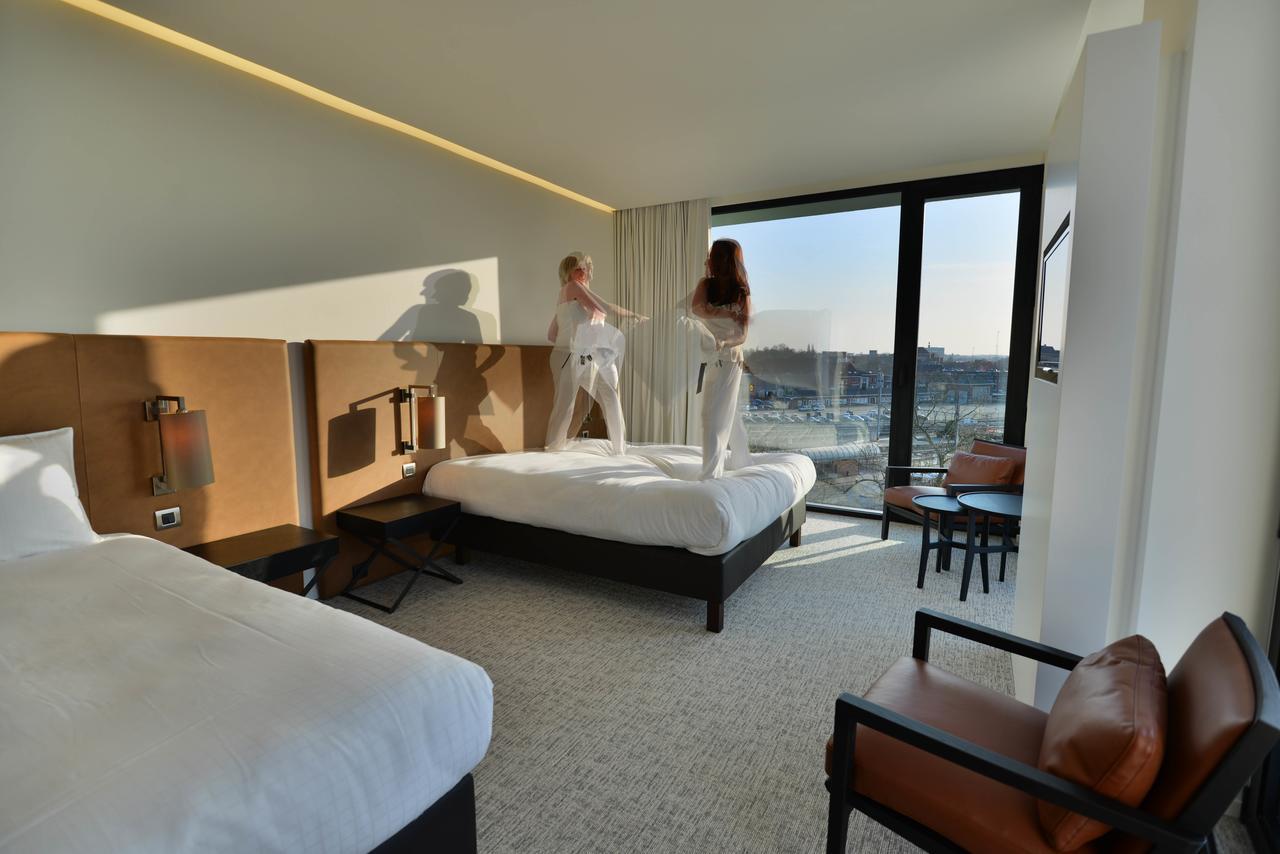 Parkhotel คอร์ตไรก์ ภายนอก รูปภาพ